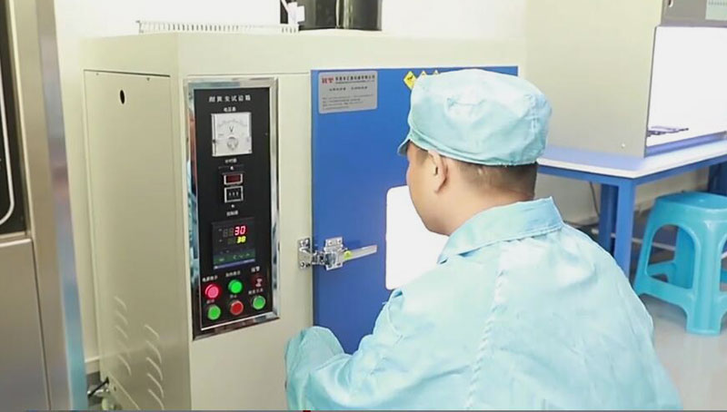 硅膠制品噴有手感油有什么作用？